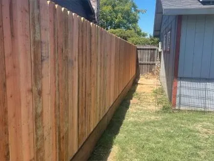 Side yard privacy fence