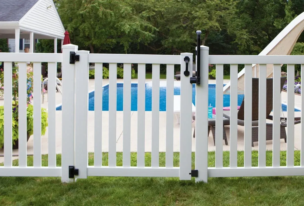 Vinyl pool fence